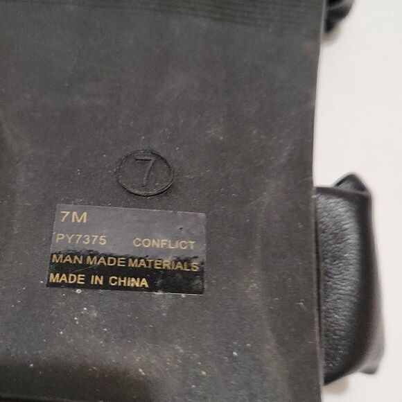 Cape Robbin Jomo Flat Sandals - Picture 7 of 7